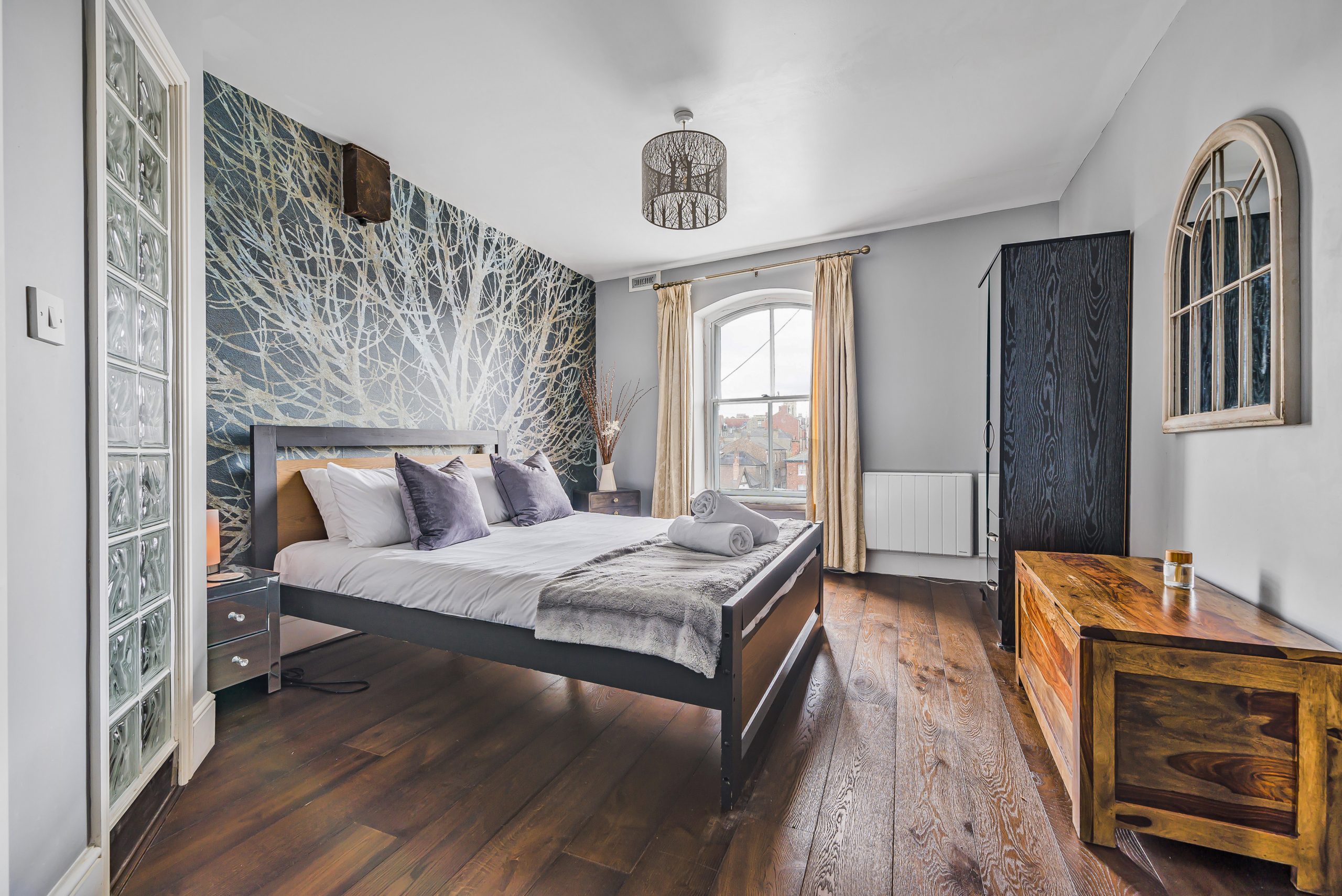 The Riverview @ Woodsmill Quay Riverside bedroom