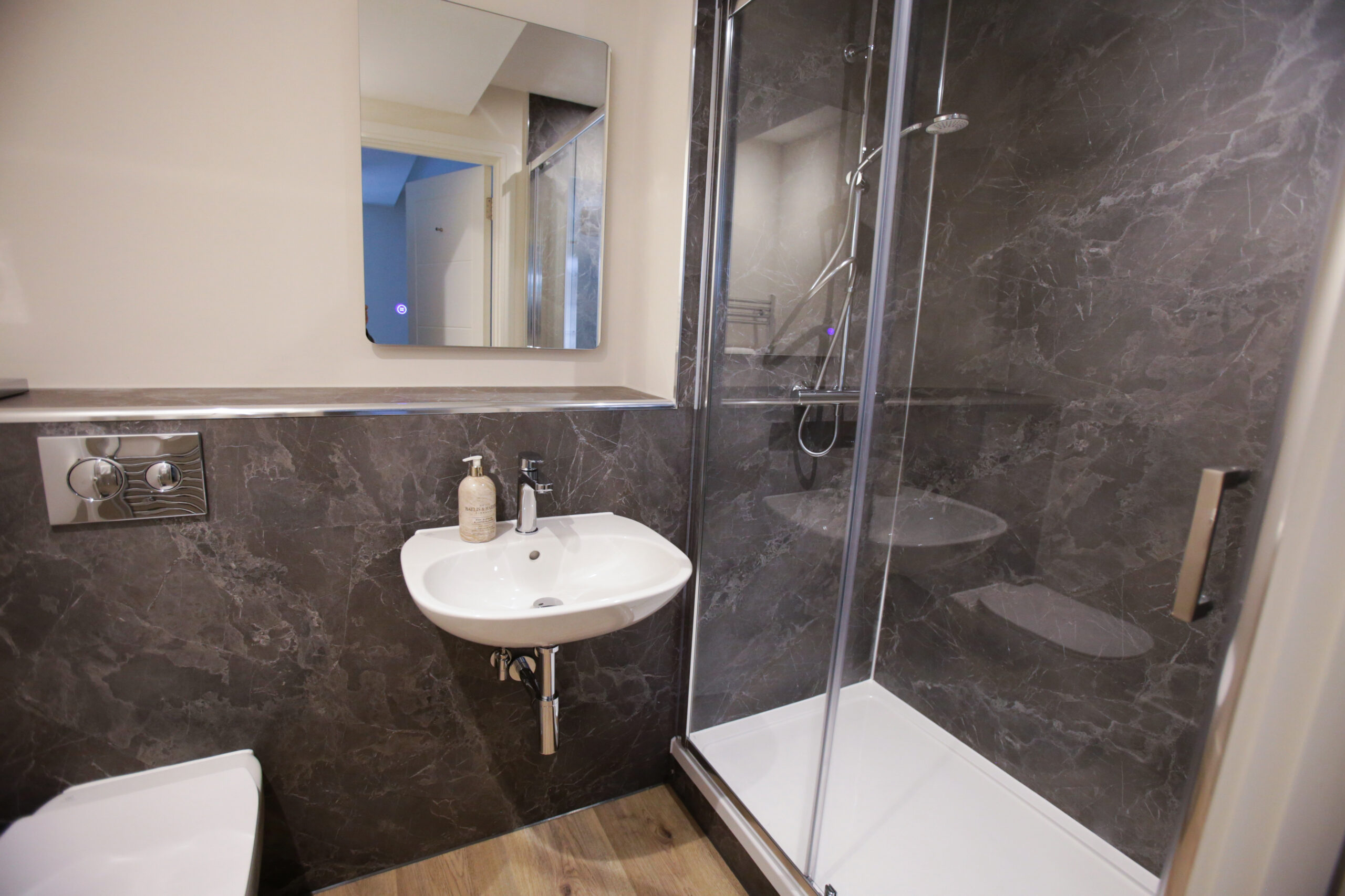 Apartment 4, Kings Toft - The Yellow One bathroom