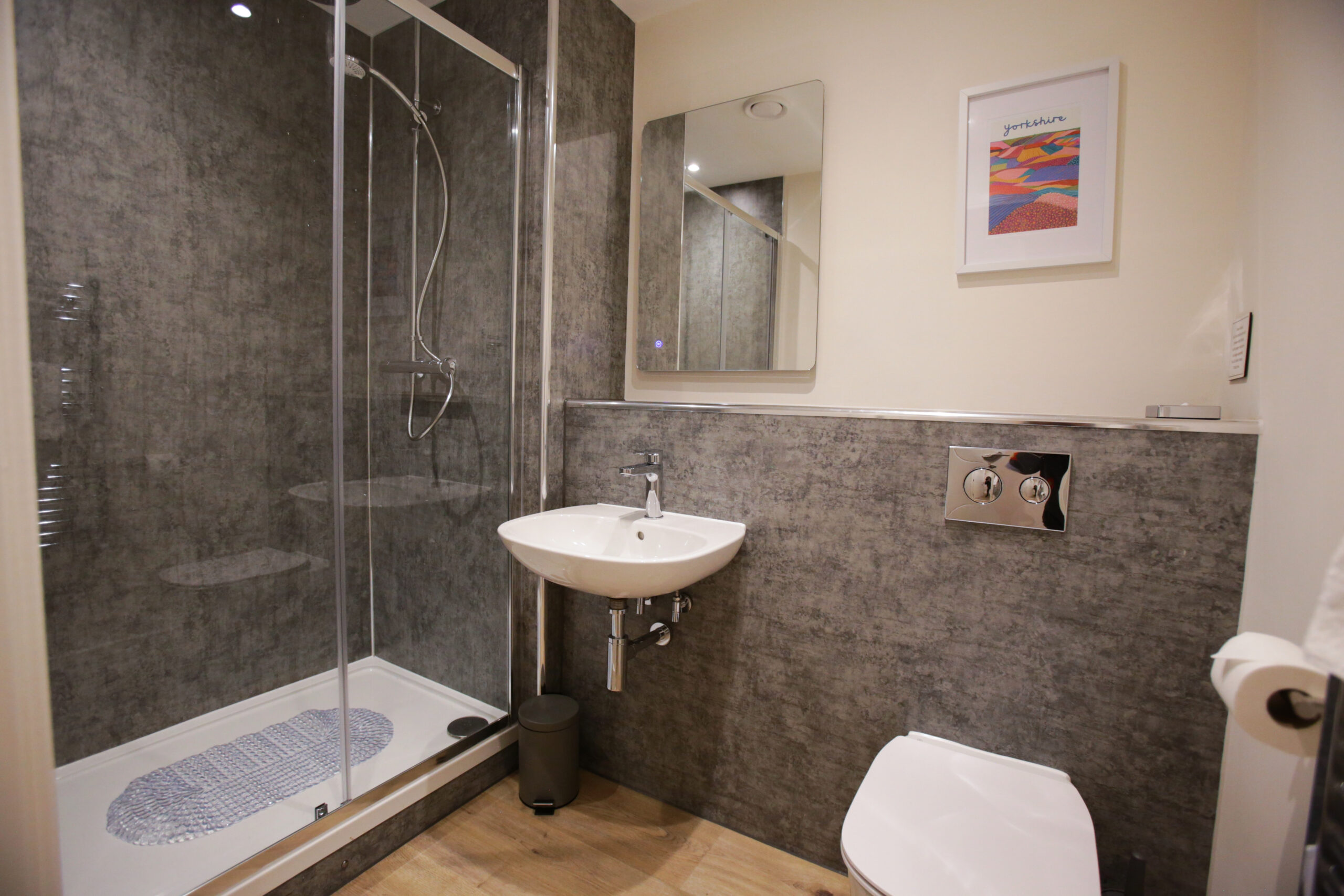 Apartment 2, Kings Toft - The Pink One bathroom